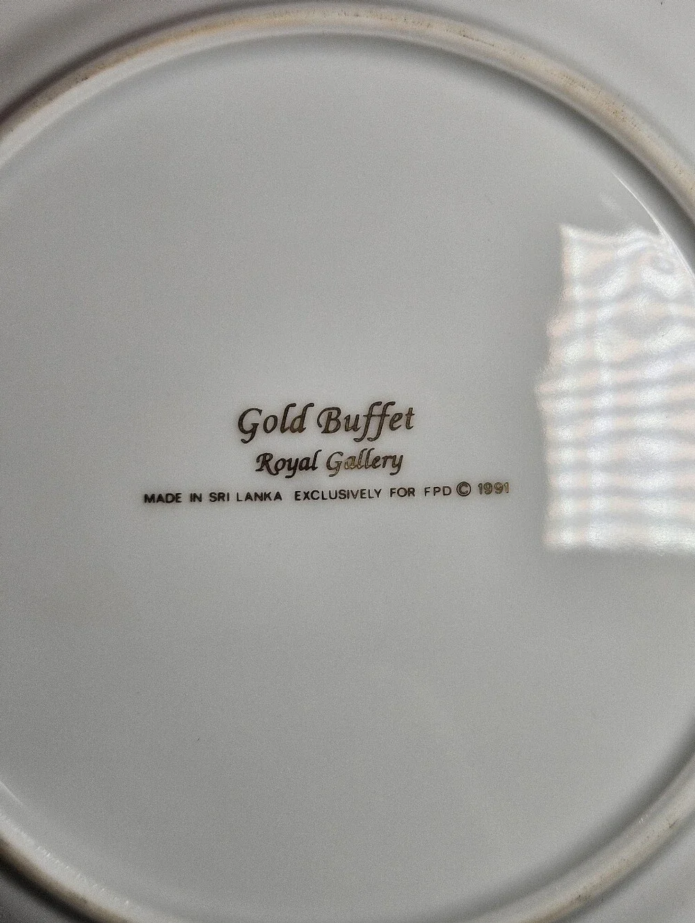 Royal Gallery Gold Buffet 1991 3 Pc Plate Set Red Gold Trim Sri Lanka